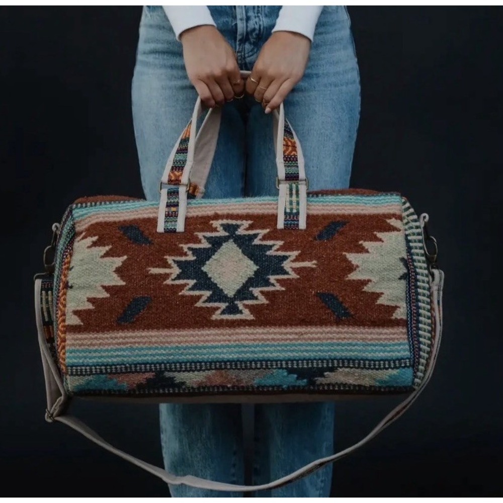 New Large PANACHE APPAREL DUFFLE Blue Rust & Cream Aztec Pattern Duffel